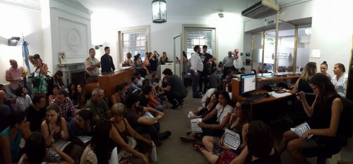 Sentada de trabajadores contra los despidos en el Ministerio de Seguridad / facebook Pablo Fracchia 