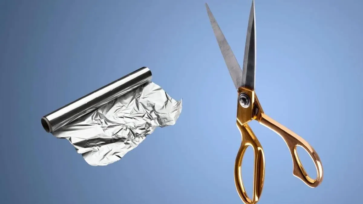 Afilar tijeras en casa: el truco del papel aluminio