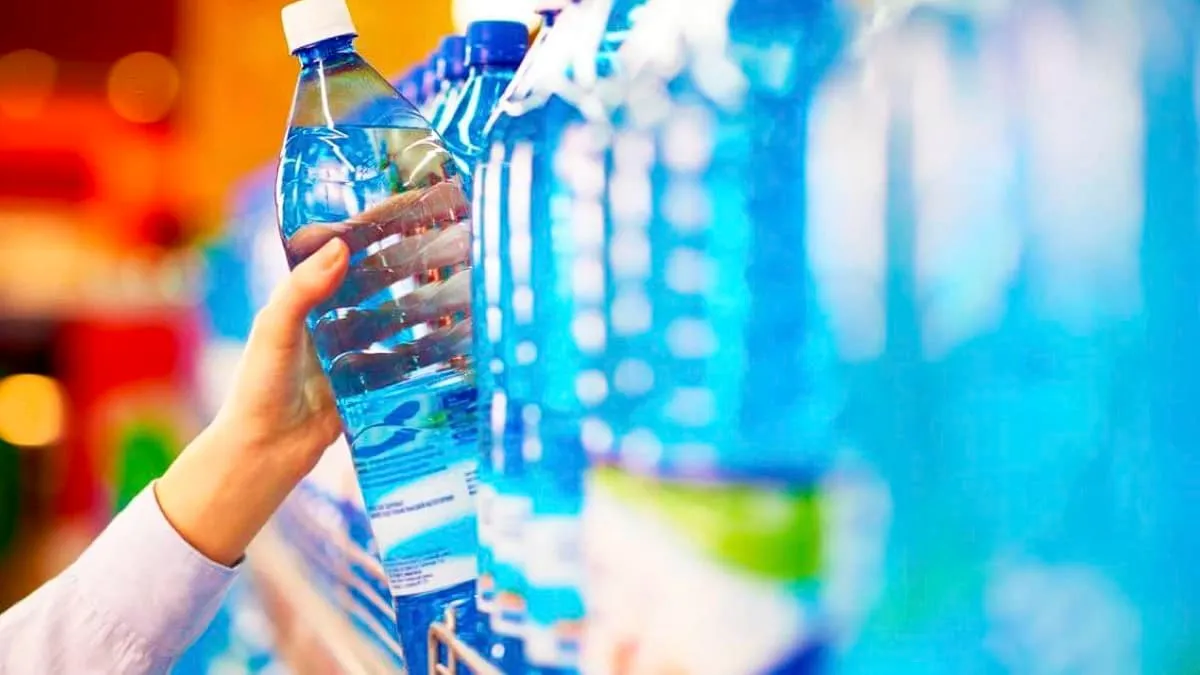 Consumo de agua embotellada en Francia: ¿una elección realmente segura?